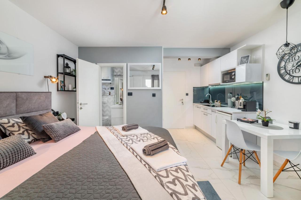 Amare Apartment