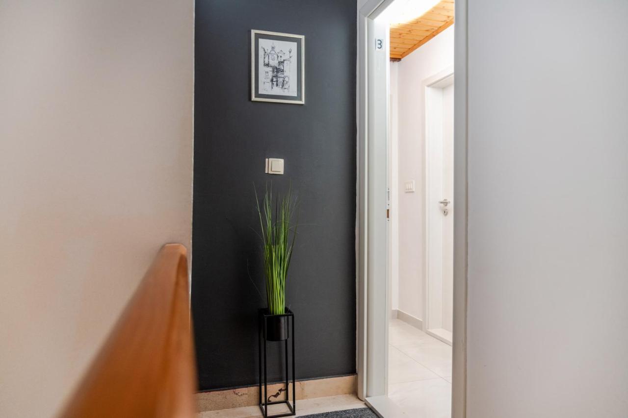 Amare Apartment *