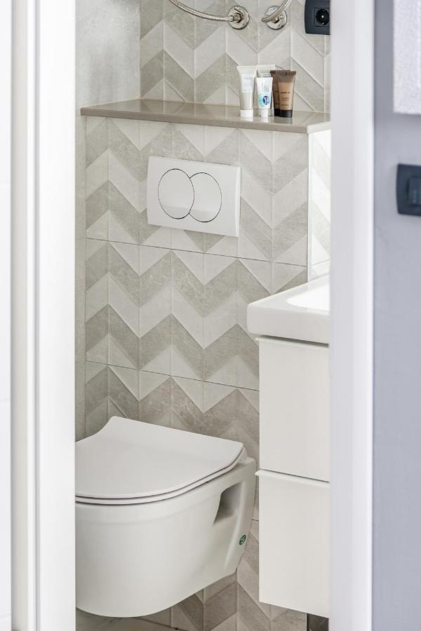 Amare Apartment *